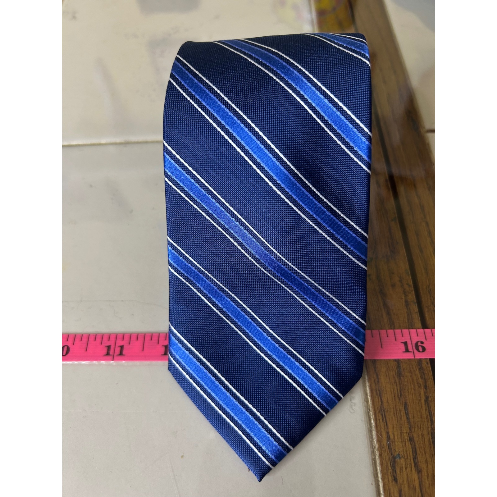 Club Room Mens Silk Necktie Navy Blue White Diagonal Striped Rn121148